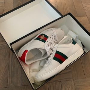 AUTHENTIC Gucci Bee Sneakers